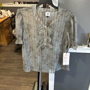 Cabi ethereal top